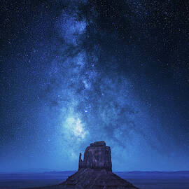 Monument Milkyway by Juan Pablo De