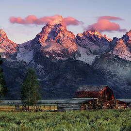 Moulton Barn by Leland D Howard